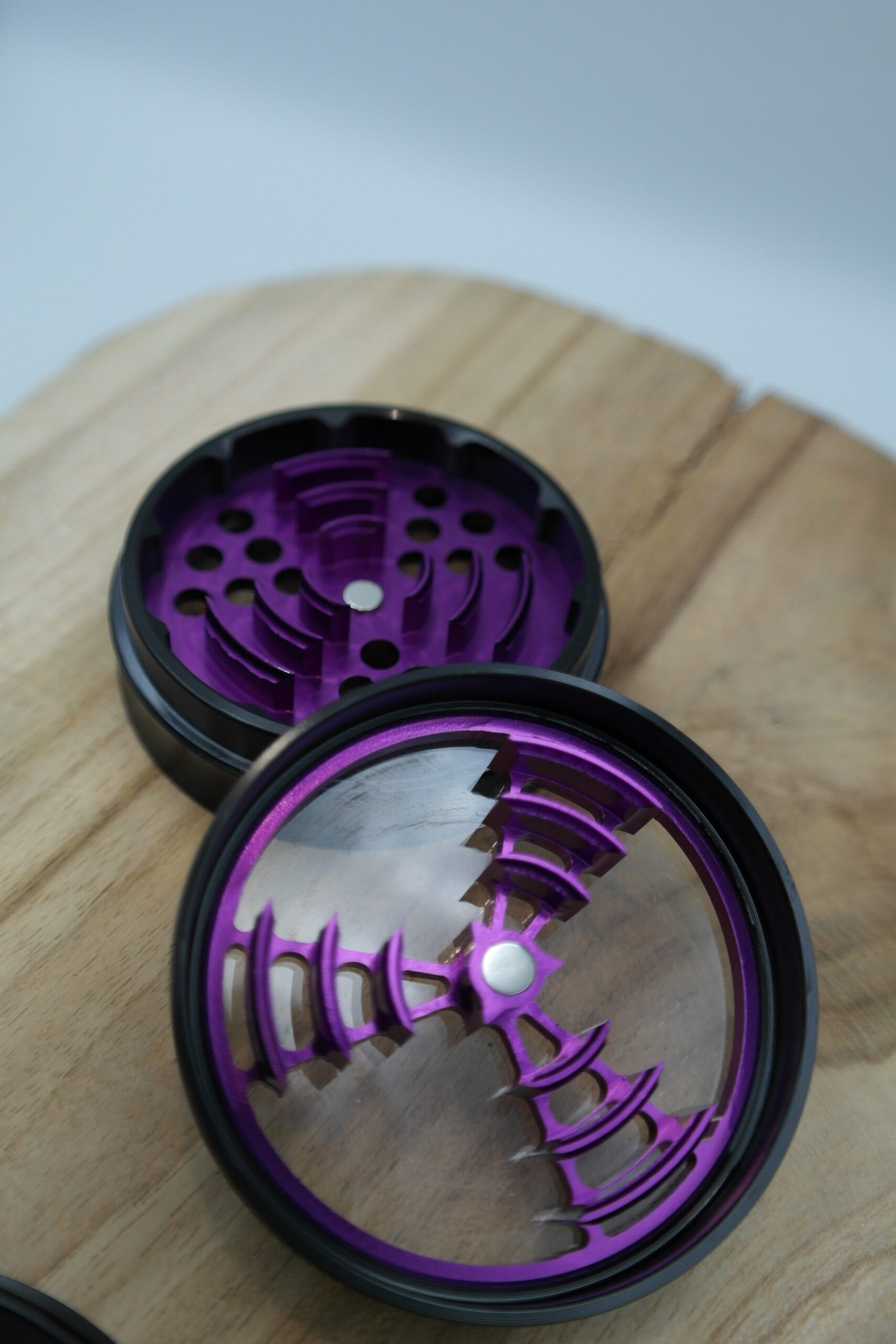 Grinder "Krypton" Kush Bong – Image 3